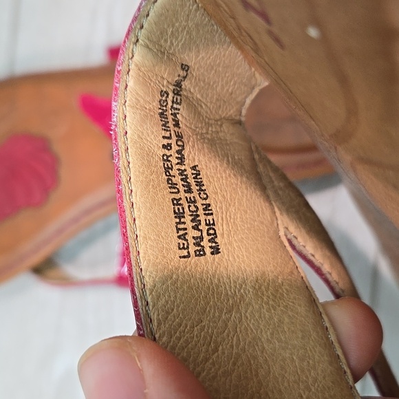 Born Women Leather T Strap Red Studded Flats Sandals Shoes Sz 8 - Picture 10 of 11